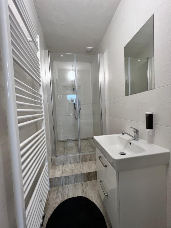 Prosecne Apartmany Victory Residence מראה חיצוני תמונה