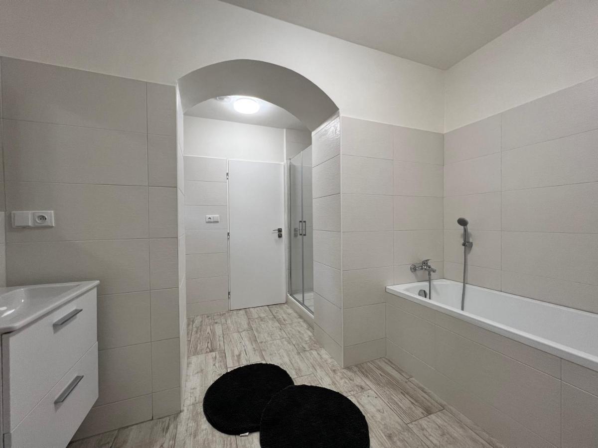 Prosecne Apartmany Victory Residence מראה חיצוני תמונה